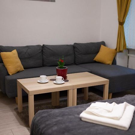 Lukas Guest Rooms Krakow Bagian luar foto