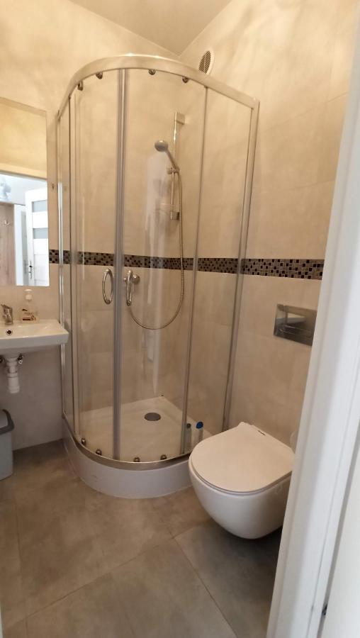 Lukas Guest Rooms Krakow Bagian luar foto