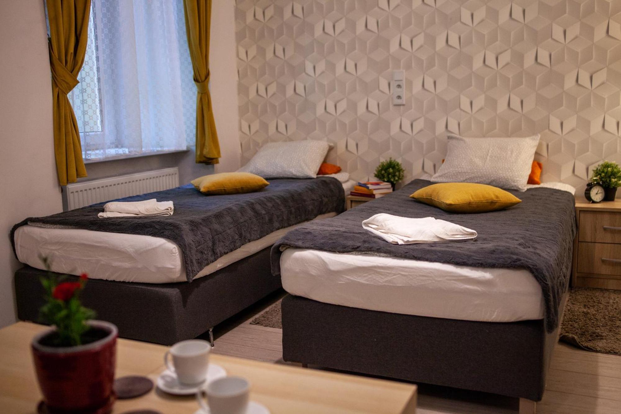 Lukas Guest Rooms Krakow Bagian luar foto