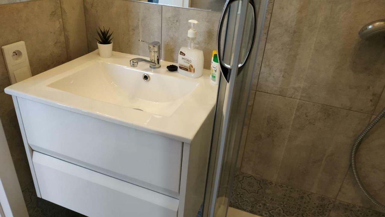 Lukas Guest Rooms Krakow Bagian luar foto